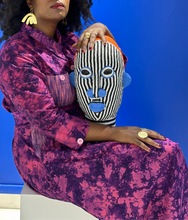 Load image into Gallery viewer, Large Black/White Bamileke Beaded Heads