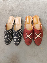 Load image into Gallery viewer, Ethnic chic slippers