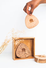 Load image into Gallery viewer, Dessous-de-verres-bois-de-coco-LittleAfrica