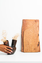 Load image into Gallery viewer, Planche-a-decouper-bois-de-coco-LittleAfrica