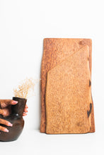 Load image into Gallery viewer, Planche-a-decouper-bois-de-coco-LittleAfrica