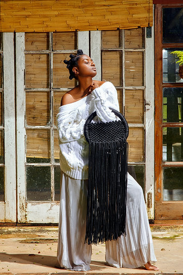 Vanhu Vamwe 2305 Circular Clutch Bag Black