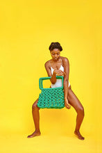 Load image into Gallery viewer, VANHUVAMWE-MaTshumaStatementClutch-Sac-vert-Mode2-LittleAfrica