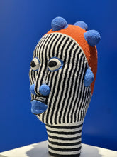 Cargar imagen en el visor de la galería, Large Black/White Bamileke Beaded Heads