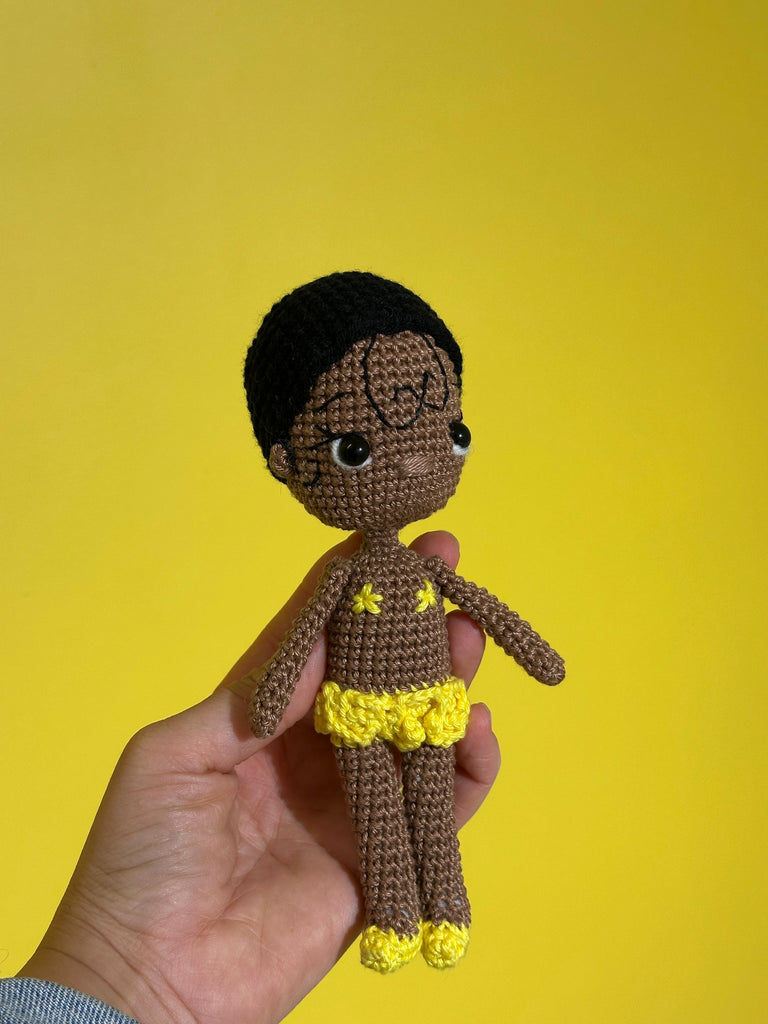 Poupée en Crochet à l’effigie de Joséphine Baker