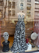 Load image into Gallery viewer, WaxFeel Creative - Robe Messika