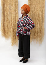 Laden Sie das Bild in den Galerie-Viewer, Laurence Airline- Lokoma Wax Puffer Bomber