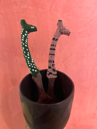 Fondation Gacha - Spatule en bois de padouk perlées