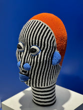 Cargar imagen en el visor de la galería, Large Black/White Bamileke Beaded Heads
