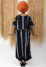 Laden Sie das Bild in den Galerie-Viewer, Laurence Airline- Poncho Cubano Indigo