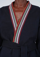 Laden Sie das Bild in den Galerie-Viewer, Laurence Airline- Kimono-Jacke Schwarz