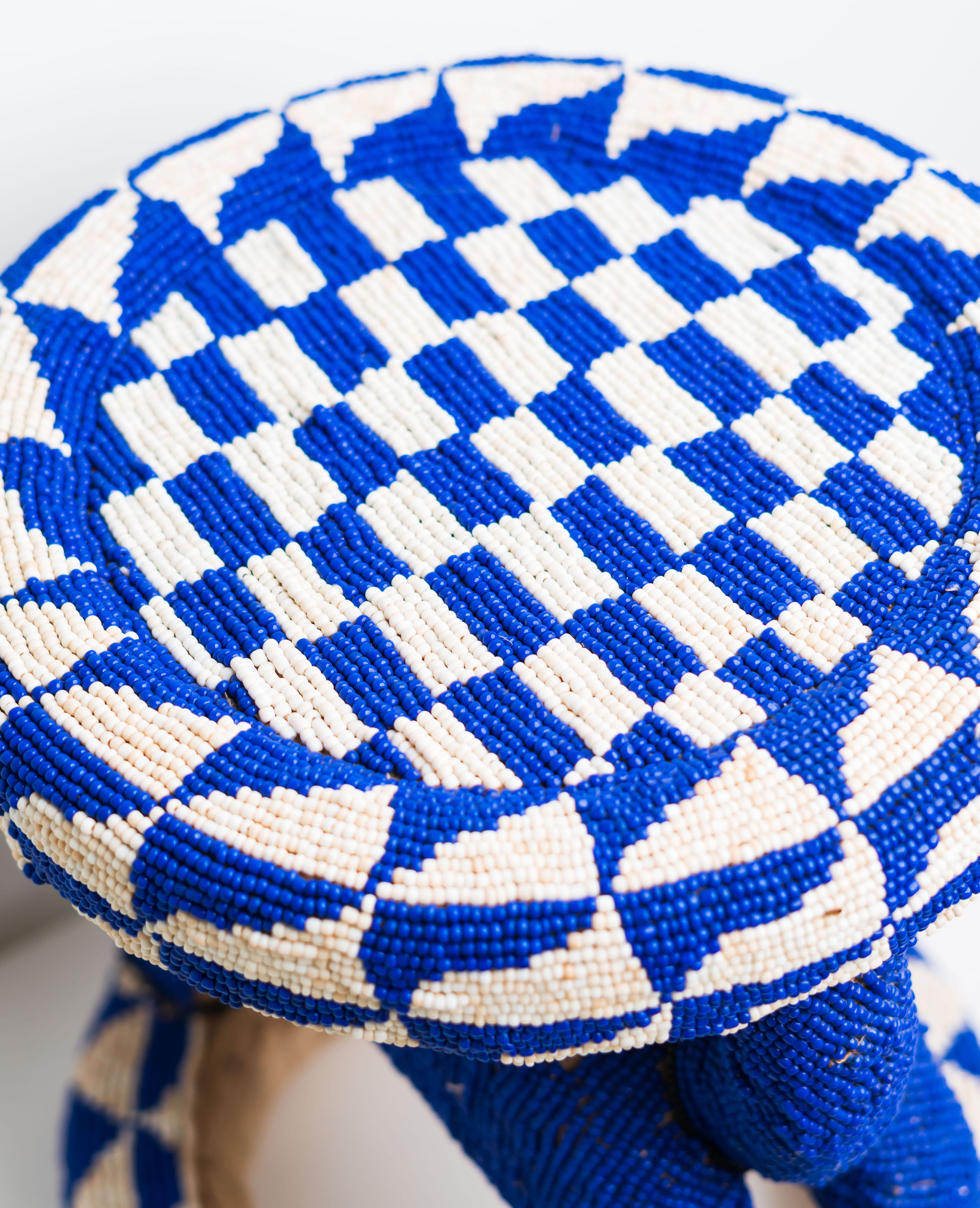 Tabouret-perle-Bamileke-Cameroun-LittleAfrica