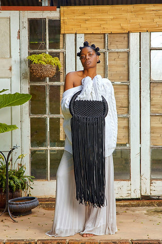 Vanhu Vamwe 2305 Circular Clutch Bag Black